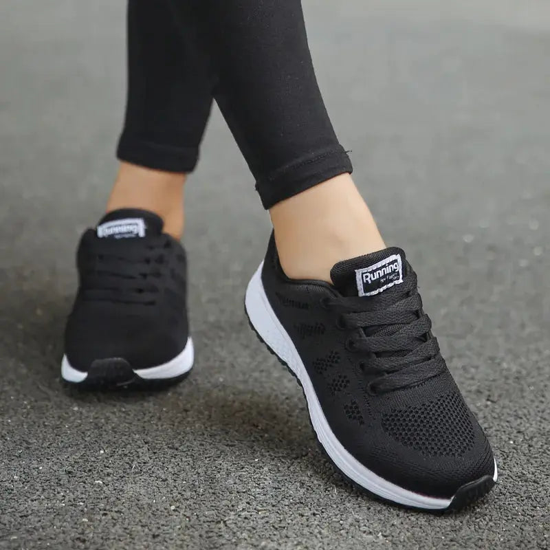 Basket de femme, sport, chaussures femmes, marche, entraînement, fitness, running, yoga, jogging, noire