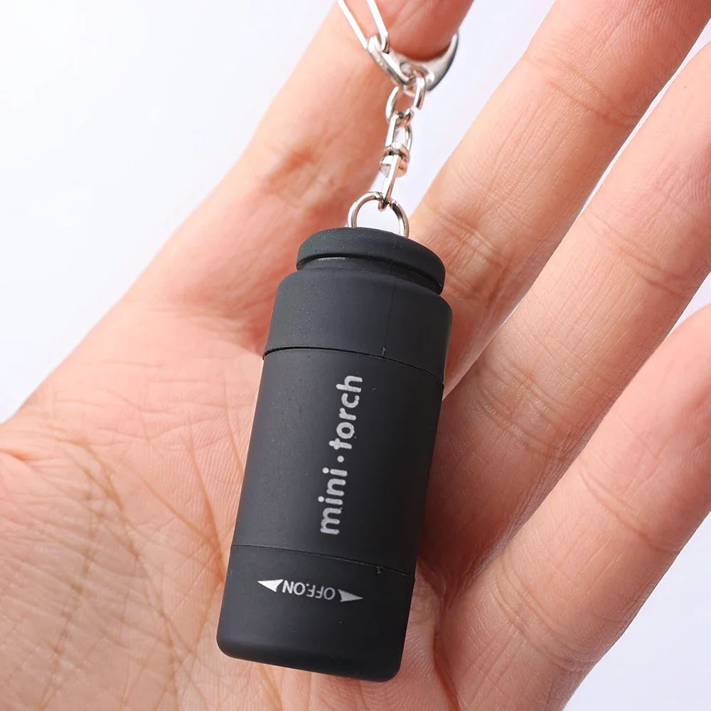 Mini torche de poche – idéale maison, camping et rando, ultra portable