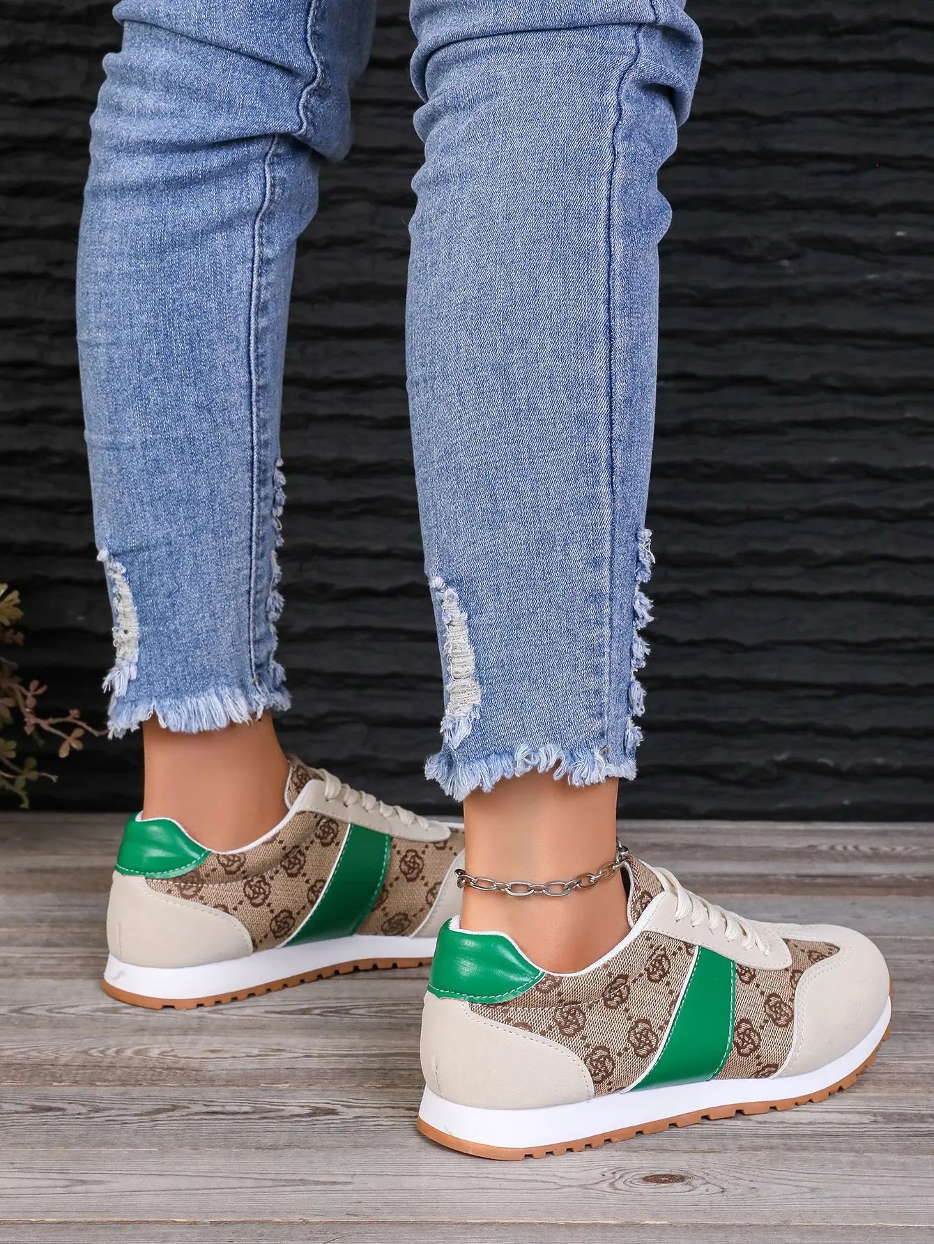 Chaussures de tennis, badminton légères