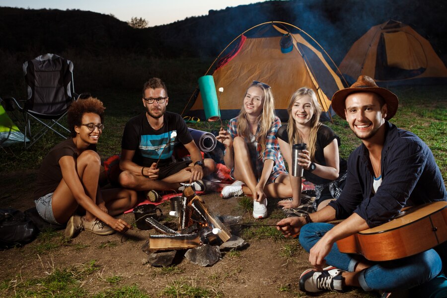 Les essentiels pour une aventure en plein air réussie : camping et de randonnée
