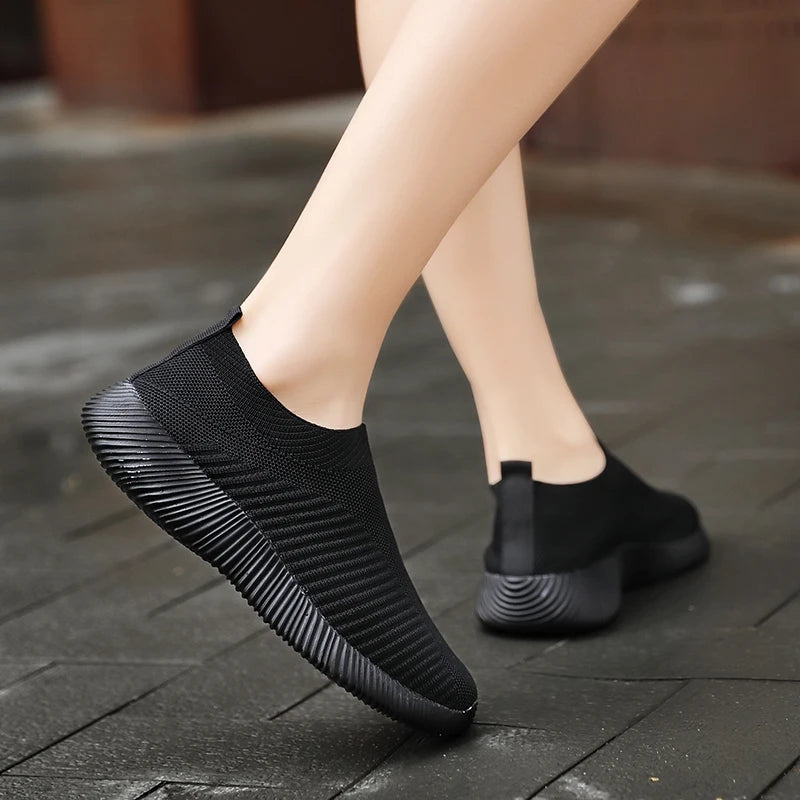 Chaussures pour femmes, baskets de haute qualité, plates à enfiler.
