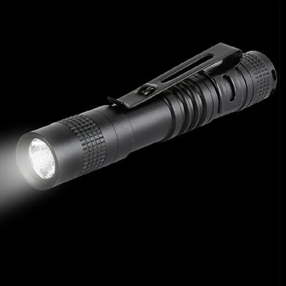 Mini lampe de poche haute qualité – idéale pour le camping et l’extérieur